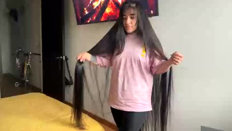 emilayton_ online show from 5, 11, 2025