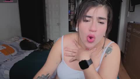 emilayton_ online show from 23, 3, 2026