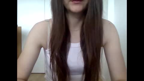 emili0899 online show from 4, 10, 2025