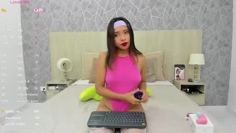 Snapshot of emili_lenus chatting on 9, 2, 2025 Emili Lenus online show from 9, 2, 2025