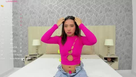 Snapshot of emili_lenus chatting on 23, 2, 2025 Emili Lenus online show from 23, 2, 2025
