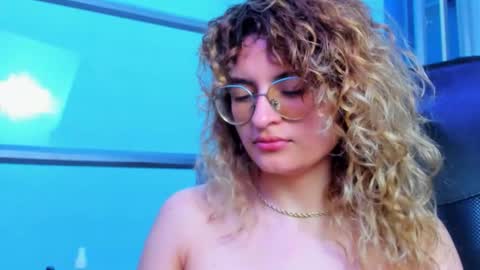 Emy  online show from 21, 12, 2025