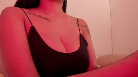 Snapshot of emilia_ghendle chatting on 6, 12, 2024 Emilia Big Boobs online show from 6, 12, 2024