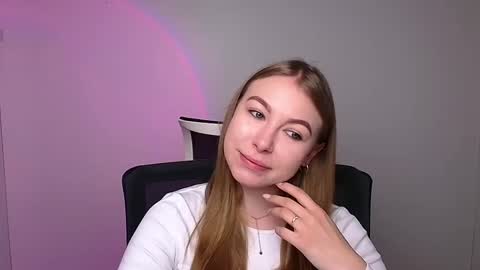 Emilia online show from 4, 2, 2025