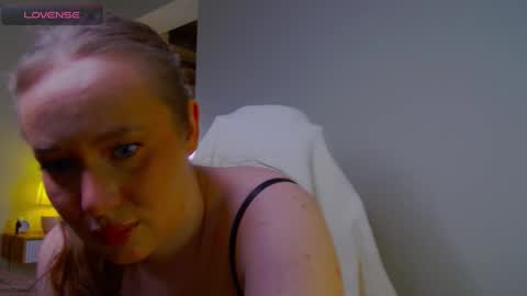 emilia noah online show from 6, 10, 2025