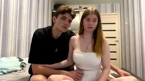 Snapshot of emiliacouple chatting on 6, 11, 2025 Jake And Emilia online show from 6, 11, 2025