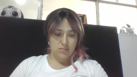 Snapshot of emiliahoney chatting on 17, 12, 2025 emiliahoney online show from 17, 12, 2025