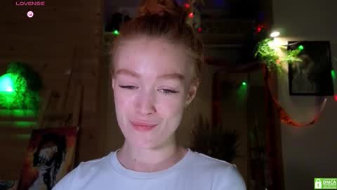 Snapshot of emiliyafox chatting on 9, 11, 2025 Emi online show from 9, 11, 2025