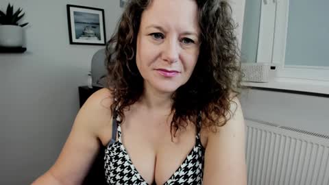 Emilly online show from 8, 12, 2024