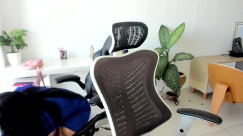 Emilly  online show from 7, 11, 2025