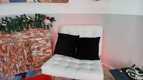 Snapshot of emillygonzalez chatting on 24, 11, 2025 . . online show from 24, 11, 2025