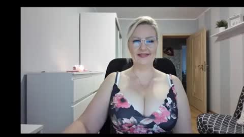 EmillyLove online show from 4, 12, 2025