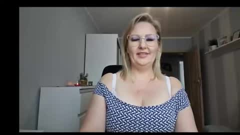 EmillyLove online show from 11, 2, 2026