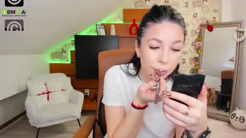 EmillyTaylor online show from 17, 2, 2026