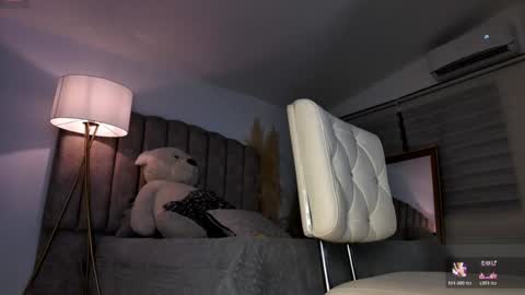 Snapshot of emily_____ chatting on 18, 2, 2026 emily valentina online show from 18, 2, 2026