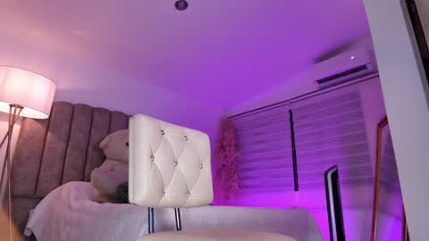 Snapshot of emily_____ chatting on 29, 3, 2026 emily valentina online show from 29, 3, 2026