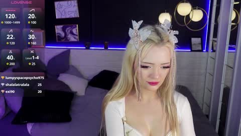 Snapshot of emily_air chatting on 21, 12, 2024 Emily online show from 21, 12, 2024