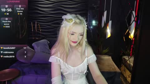 Snapshot of emily_air chatting on 6, 2, 2025 Emily online show from 6, 2, 2025