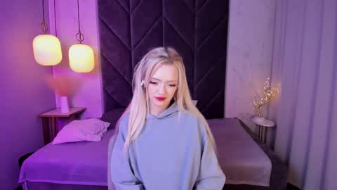 Snapshot of emily_air chatting on 21, 9, 2025 Emily online show from 21, 9, 2025