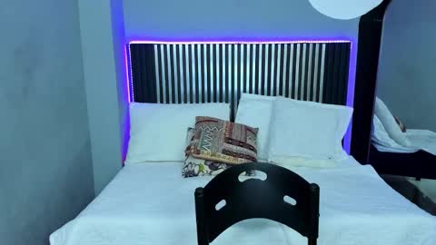              online show from 23, 10, 2025