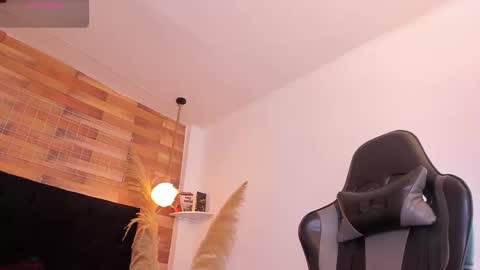 emily_brown04 online show from 23, 11, 2025