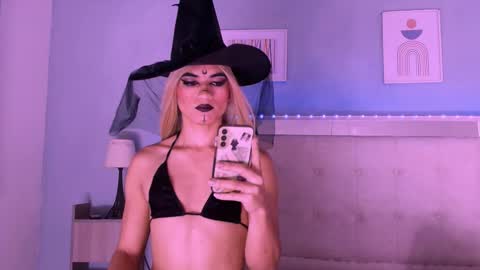 emily_castillo_1 online show from 4, 10, 2025