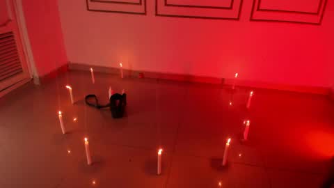 emily_gaviria1 online show from 10, 4, 2026