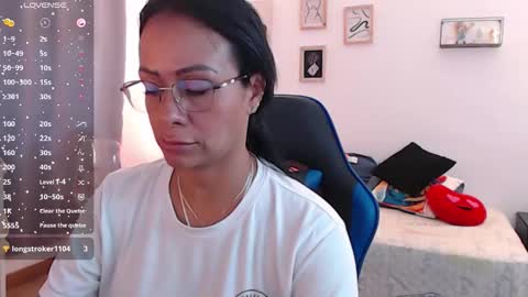 Snapshot of emily_leroy571240 chatting on 14, 11, 2025 emily leroy. online show from 14, 11, 2025