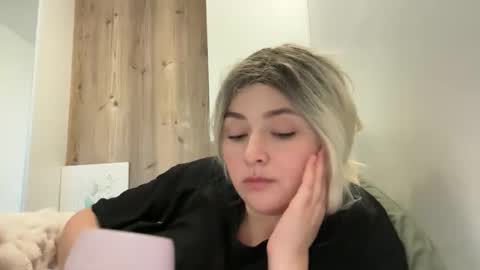 emily_morning_dew online show from 17, 10, 2025