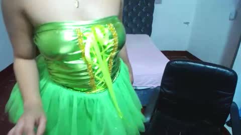 Snapshot of emily_rdz chatting on 29, 10, 2025 EMILY  online show from 29, 10, 2025