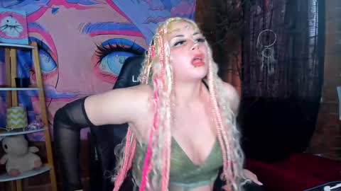 Snapshot of emily_salvatore chatting on 3, 10, 2025 emily_salvatore online show from 3, 10, 2025