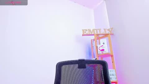 Snapshot of emily_sanderss1 chatting on 13, 10, 2025 Emily online show from 13, 10, 2025