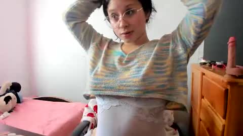 Snapshot of emily_vixen_ chatting on 23, 10, 2025 emily_vixen_ online show from 23, 10, 2025