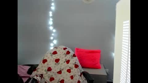 Snapshot of emily_vixen_ chatting on 25, 10, 2025 emily_vixen_ online show from 25, 10, 2025