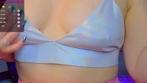 Snapshot of emilyart_ chatting on 26, 1, 2025 artist Emily online show from 26, 1, 2025