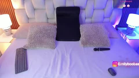 Snapshot of emilyboobss chatting on 1, 10, 2025 Emily online show from 1, 10, 2025