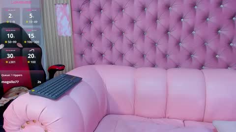 Emily online show from 4, 12, 2025