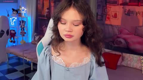 Emilyhaves online show from 15, 12, 2025