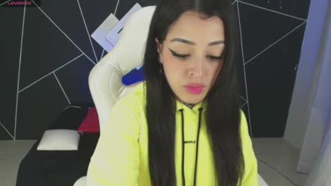 Snapshot of emilydaft chatting on 24, 10, 2025 fari online show from 24, 10, 2025