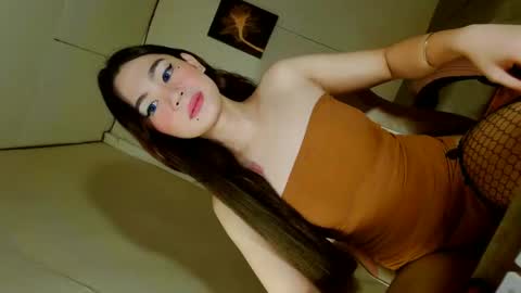 Snapshot of emilyfuckers chatting on 5, 3, 2026 ariane online show from 5, 3, 2026