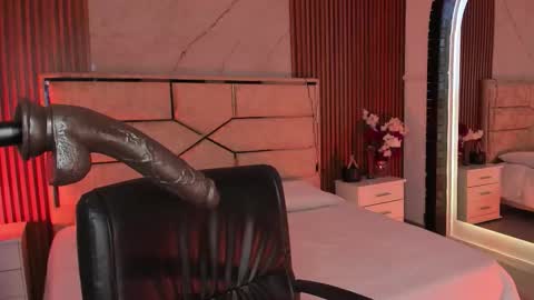 Emily Hendrix online show from 13, 3, 2026