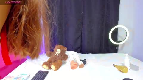 Snapshot of emilyjonss chatting on 8, 3, 2025 Emily online show from 8, 3, 2025