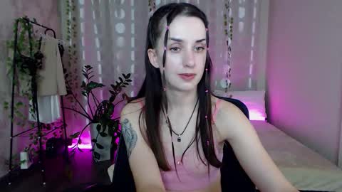 Emyli online show from 19, 9, 2025