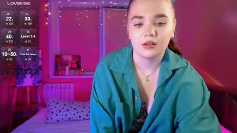 Snapshot of emilyrisse chatting on 14, 11, 2025 Emily Emi online show from 14, 11, 2025