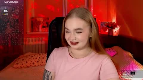 Snapshot of emilyrisse chatting on 16, 11, 2025 Emily Emi online show from 16, 11, 2025