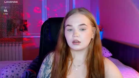 Snapshot of emilyrisse chatting on 2, 12, 2025 Emily Emi online show from 2, 12, 2025