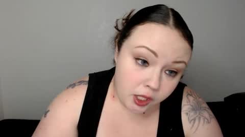 Emily Bankz online show from 22, 12, 2024