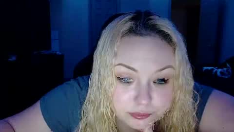 Emily Bankz online show from 31, 10, 2025