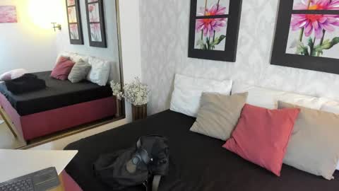 Snapshot of emilysumer chatting on 11, 10, 2025 Summer 3 online show from 11, 10, 2025