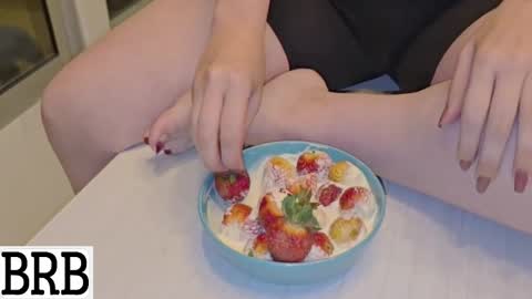 Snapshot of emilysumer chatting on 17, 11, 2025 Summer 3 online show from 17, 11, 2025